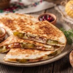 quesadilla po góralsku podana w kawałkach