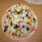 Quesadilla z salami i chilli