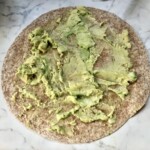 tortilla posmarowana awokado