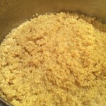 napęczniała komosa ryżowa w garnku