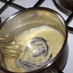 w garnku przygotowywana jest zasmażka