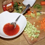 Sos słodko ostry z warzywami i kolendrą przygotowanie