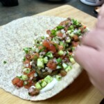 Wrapy z falafelami i warzywami na ostro