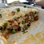 Zapiekanka z ryżem kurczakiem i warzywami