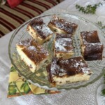 sernik mojej teściowej na kryształowej paterze w kawałkach