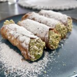 cannoli z kremem pistacjowym
